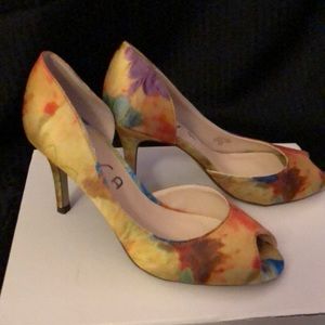 Yellow multicolor peep toe heels new never worn.